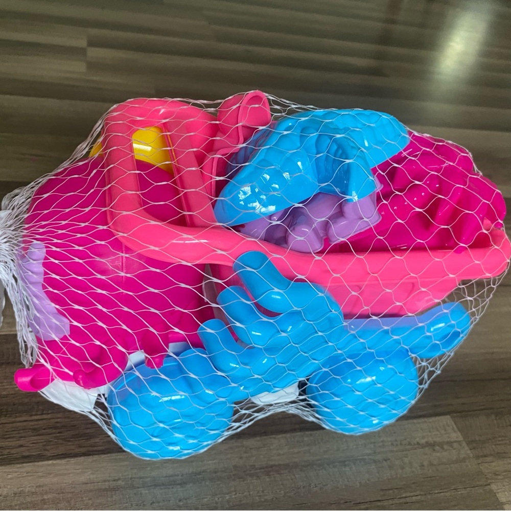 Colorful Beach Toy Set for Kids - Picture 12 of 16